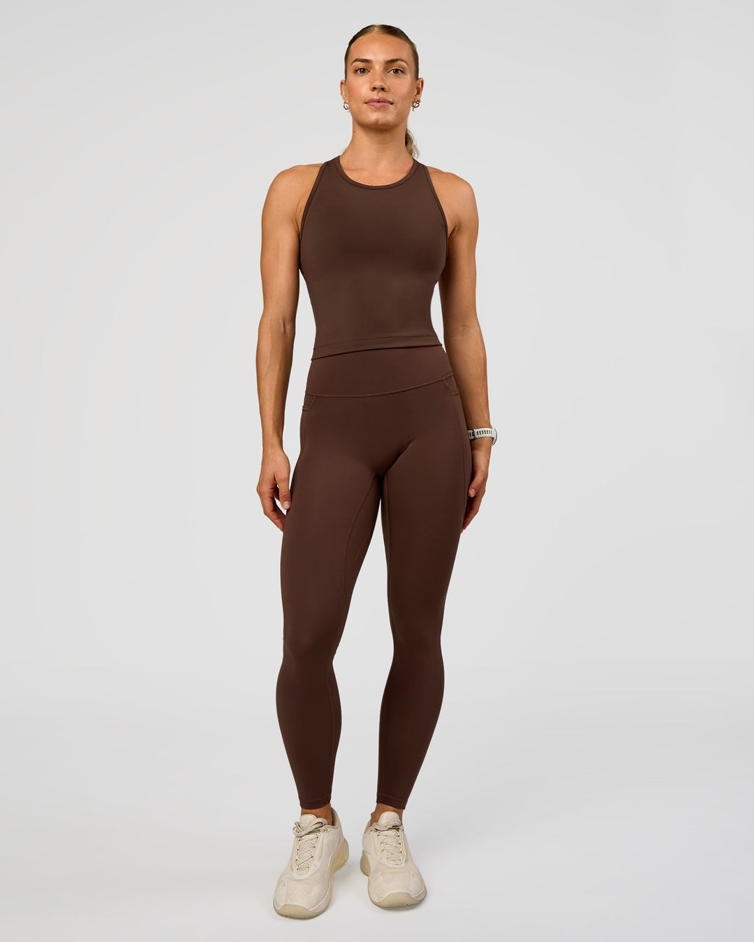 Woman wearing Flow Performance Tank 2.0 - Hot Chocolate | Model:Maja | Size:XS - view 5