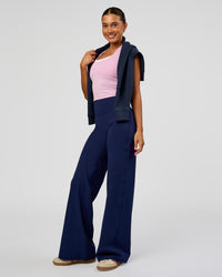 Woman wearing Fusion V-Contour High-Rise Pant - Future Navy | Model:Charli | Size:XS | Thumbnail Index: 8