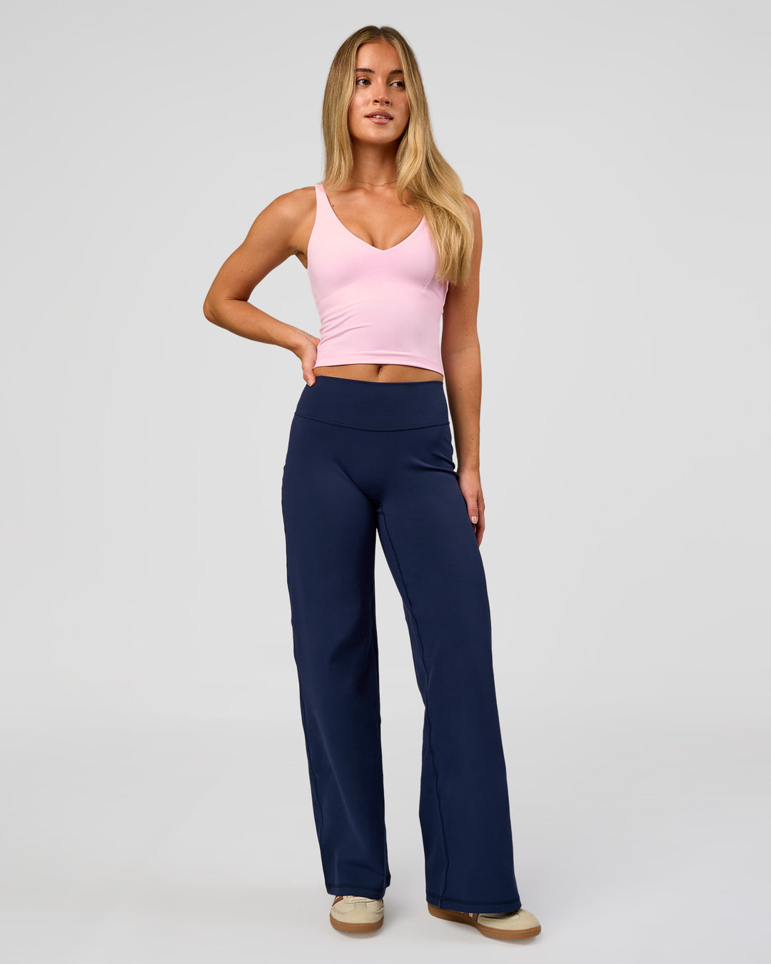 Model wearing Fusion V-Contour High-Rise Petite Pant - Future Navy | Model:Issy | Size:XS - view 4