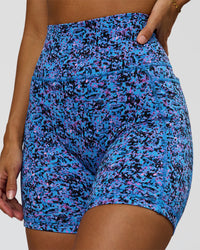 Woman Fusion V-Contour Ultra High-Rise Mid Short Pockets in Energy Print Blue Multi | Model:Brylee | Size:XS | Thumbnail Index: 0