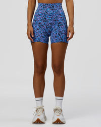 Woman Fusion V-Contour Ultra High-Rise X Short Pockets in Energy Print Blue Multi | Model:Brylee | Size:XS | Thumbnail Index: 1