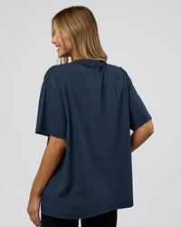 Woman wearing Go-To FLXCotton Oversized Tee - Future Navy Washed | Model:Leilani | Size:XS | Thumbnail Index: 4