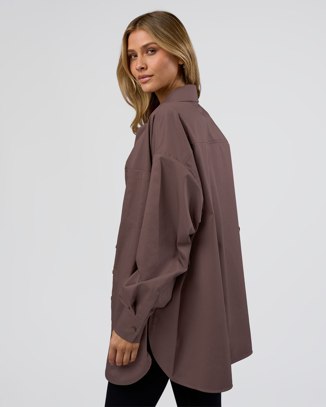 Woman wearing Go-To Oversized Shirt - Cocoa | Model:Leilani | Size:XS - view 3