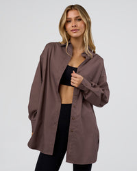 Woman wearing Go-To Oversized Shirt - Cocoa | Model:Leilani | Size:XS | Thumbnail Index: 5