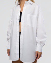 Woman wearing Go-To Oversized Shirt - White | Model:Leilani | Size:XS | Thumbnail Index: 9