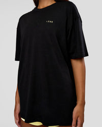 Woman wearing High Run FLXCotton Oversized Tee - Black-Yellow Fizz | Model:Kirstyn | Size:XS | Thumbnail Index: 9