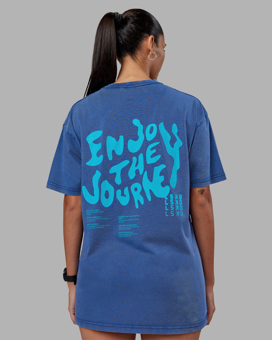 Woman wearing Inferno Journey FLXCotton Oversized Tee - Midnight Blue Washed-Blue | Model:Rhiley | Size:XS - view 7