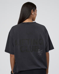 Woman wearing Lifting Club FLXCotton Tee Oversize - Black Washed | Model:Rhiley | Size:XS | Thumbnail Index: 4
