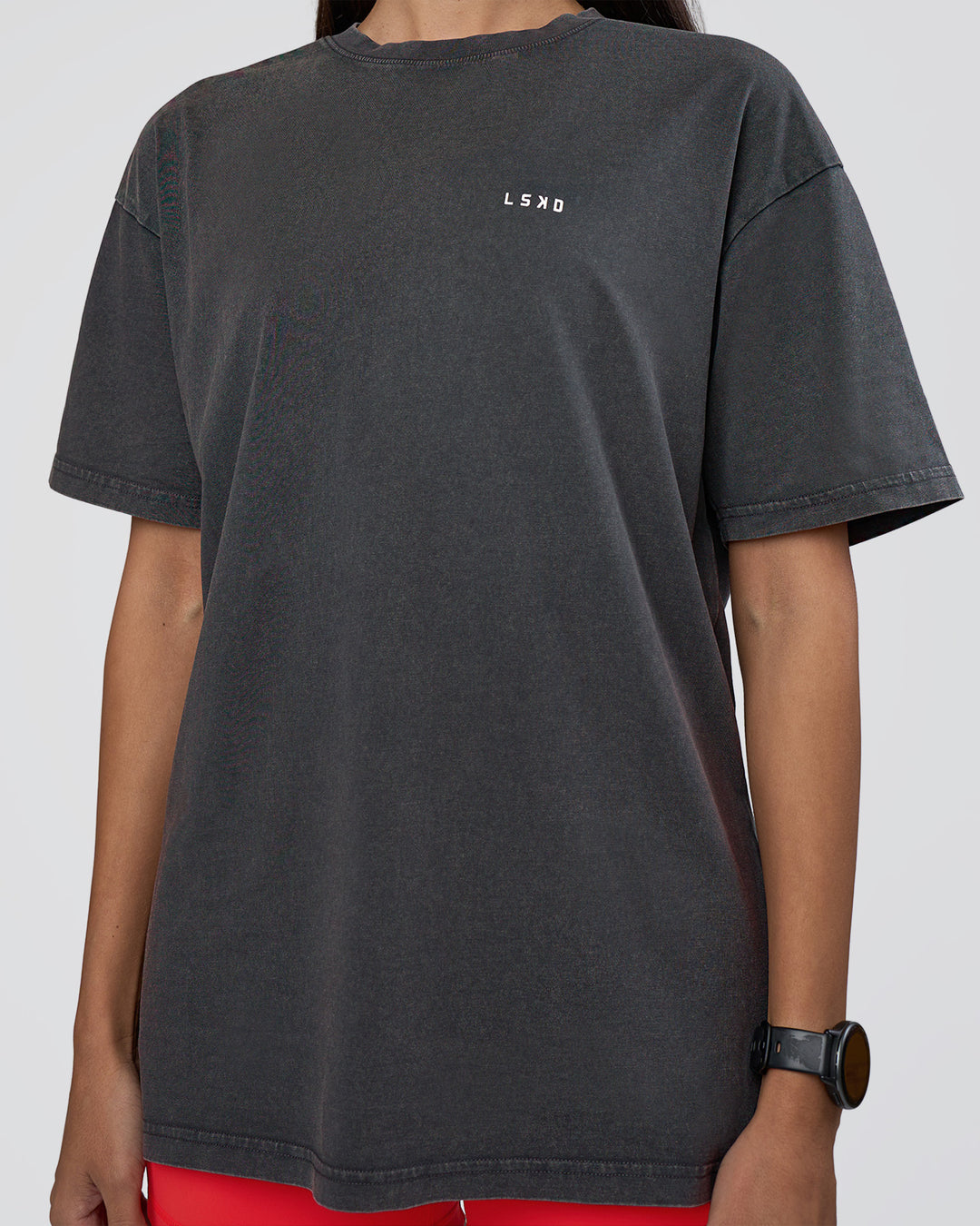 Woman wearing Lifting FLXCotton Oversized Tee - Black Washed-Flame | Model:Rhiley | Size:XS - view 9