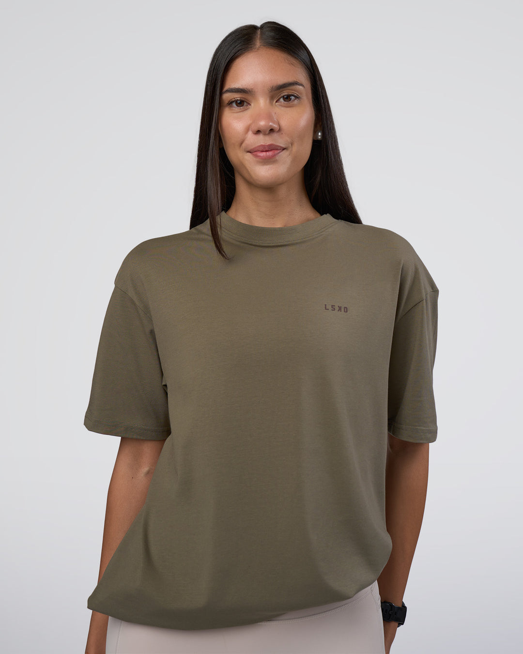 Woman wearing Lifting FLXCotton Oversized Tee - Walnut Grey-Hot Chocolate | Model:Rhiley | Size:XS - view 5