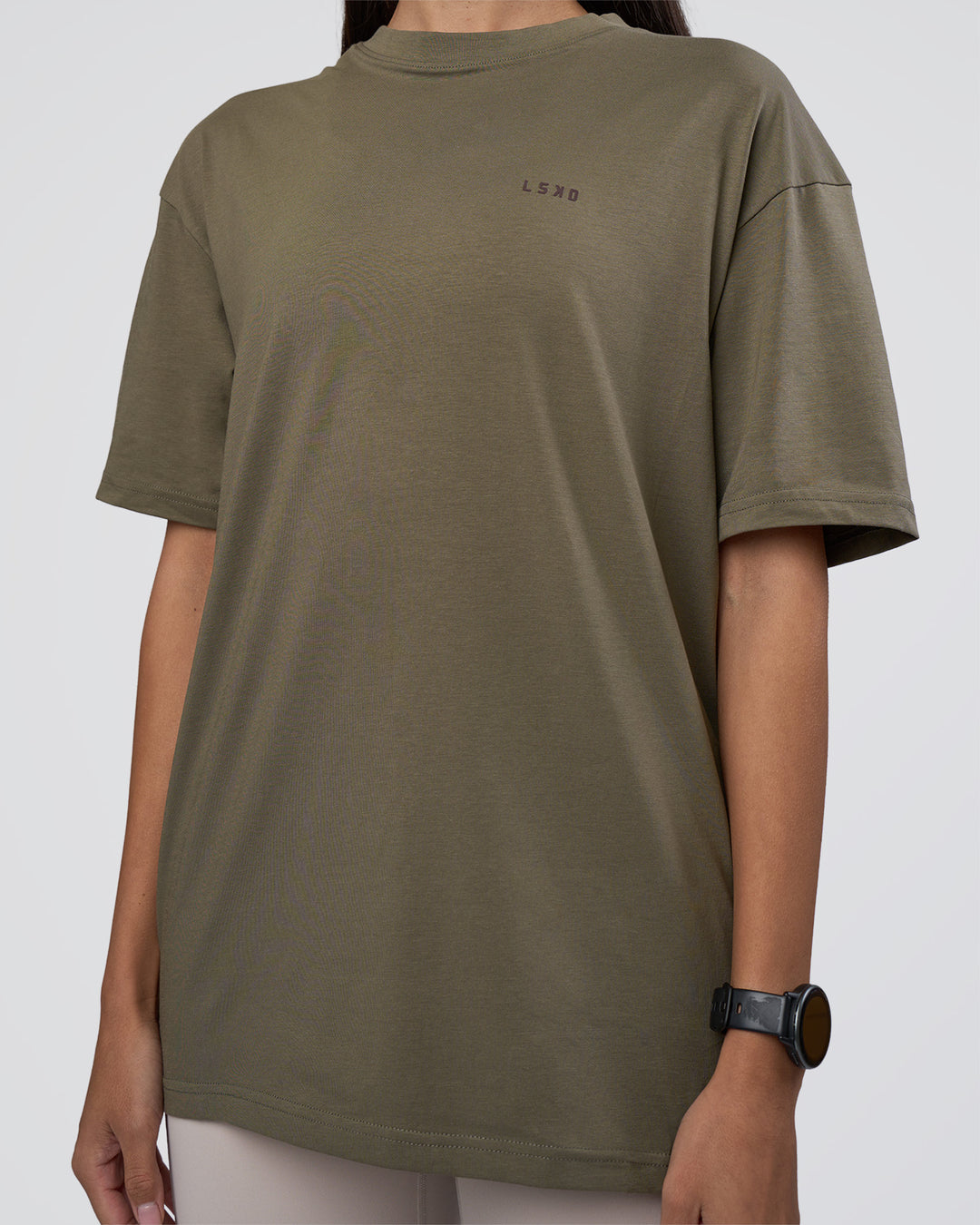 Woman wearing Lifting FLXCotton Oversized Tee - Walnut Grey-Hot Chocolate | Model:Rhiley | Size:XS - view 9
