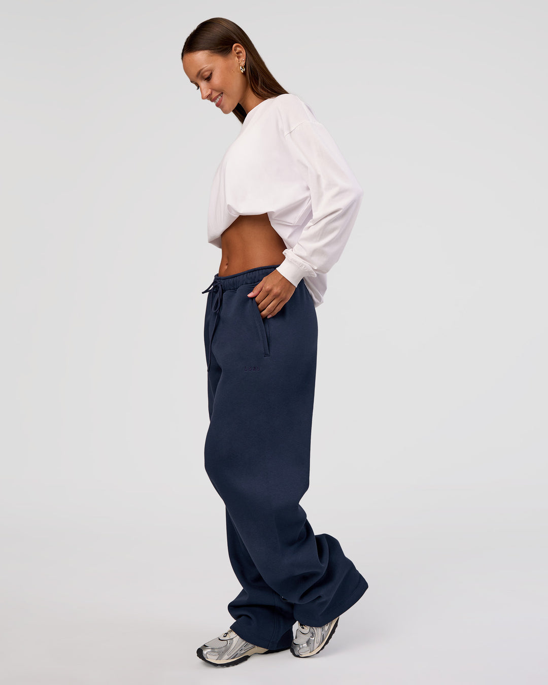 Woman wearing MVP Straight Leg Pant - Future Navy | Model:Brylee | Size:XS - view 5