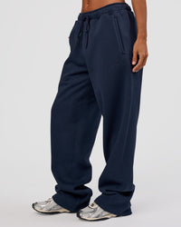 Woman wearing MVP Straight Leg Pant - Future Navy | Model:Brylee | Size:XS | Thumbnail Index: 12