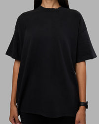 Woman wearing Move Fast Washed Heavyweight Tee Oversize - Black-Island Paradise | Model:Rhiley | Size:XS | Thumbnail Index: 11
