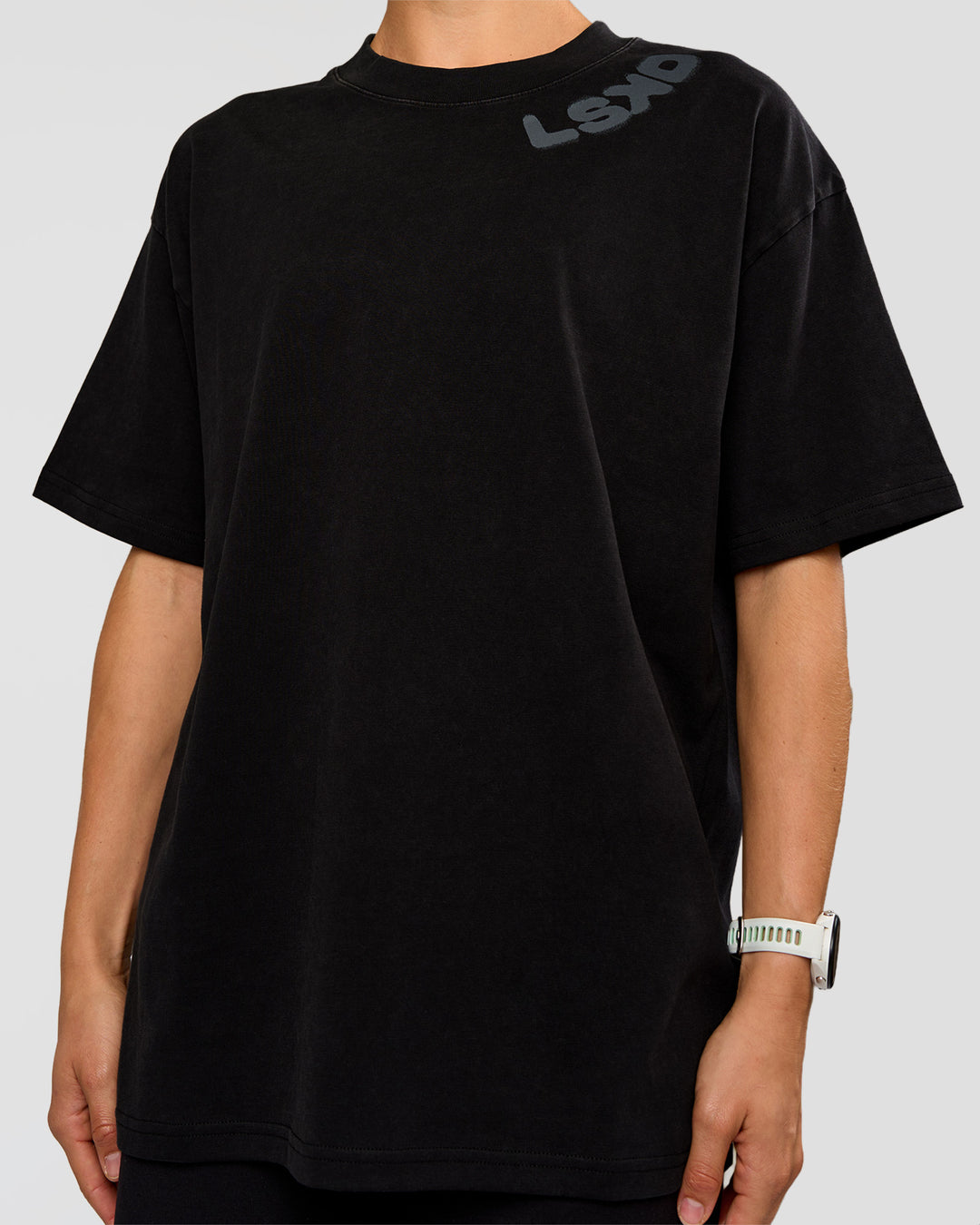 Woman wearing Offset Heavyweight Unisex Oversized Tee - Black Washed-Castlerock | Model:Maja | Size:XS - view 12