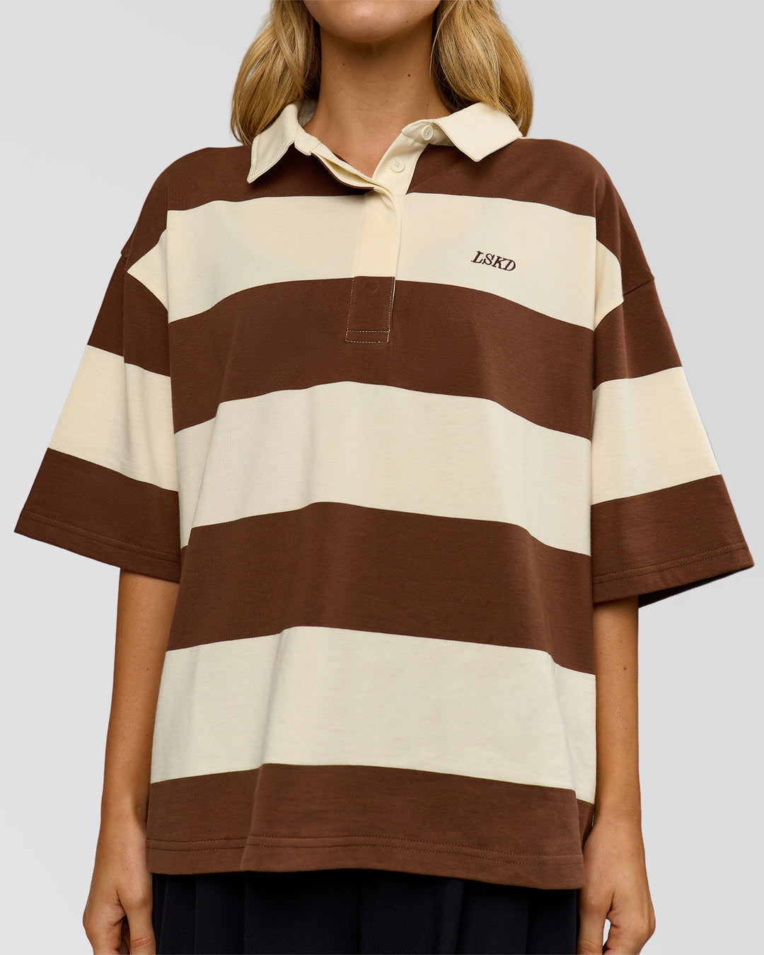 Woman wearing Oversized Rugby Polo - Off White - Brown | Model:Leilani | Size:XS - view 9