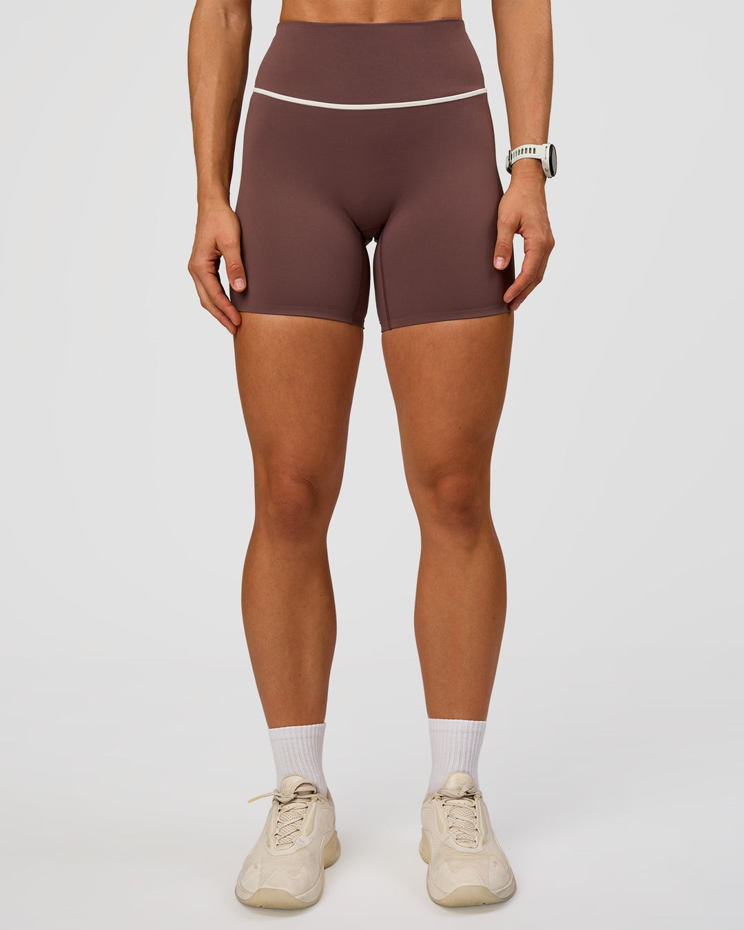 Woman wearing Pinnacle High-Rise 6" Short - Cocoa Powder-Off White | Model:Maja | Size:XS - view 5