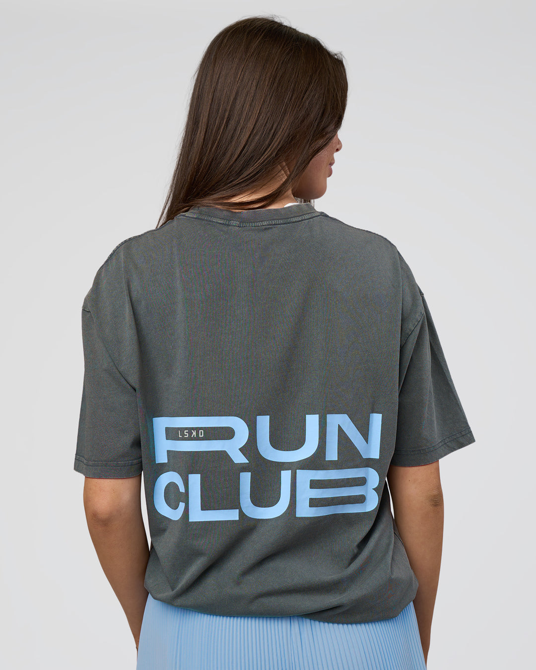 Woman wearing Runner& - view 5