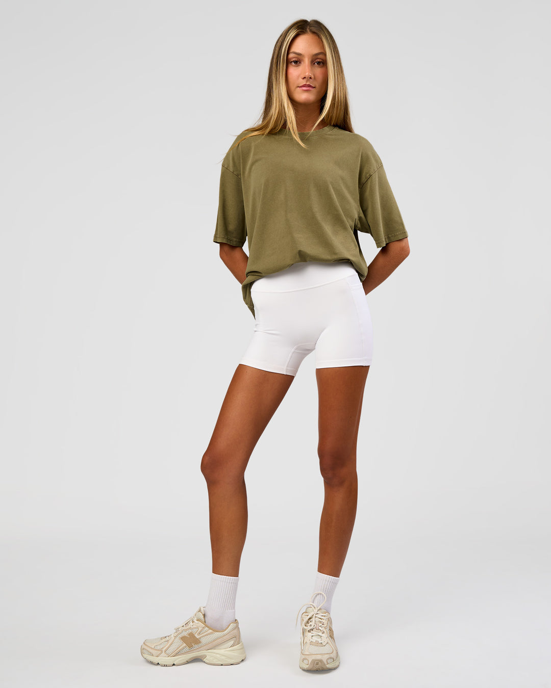 Woman wearing Shadow Mode FLXCotton Oversized Tee - Walnut Grey Washed | Model:Georgia | Size:XS - view 5