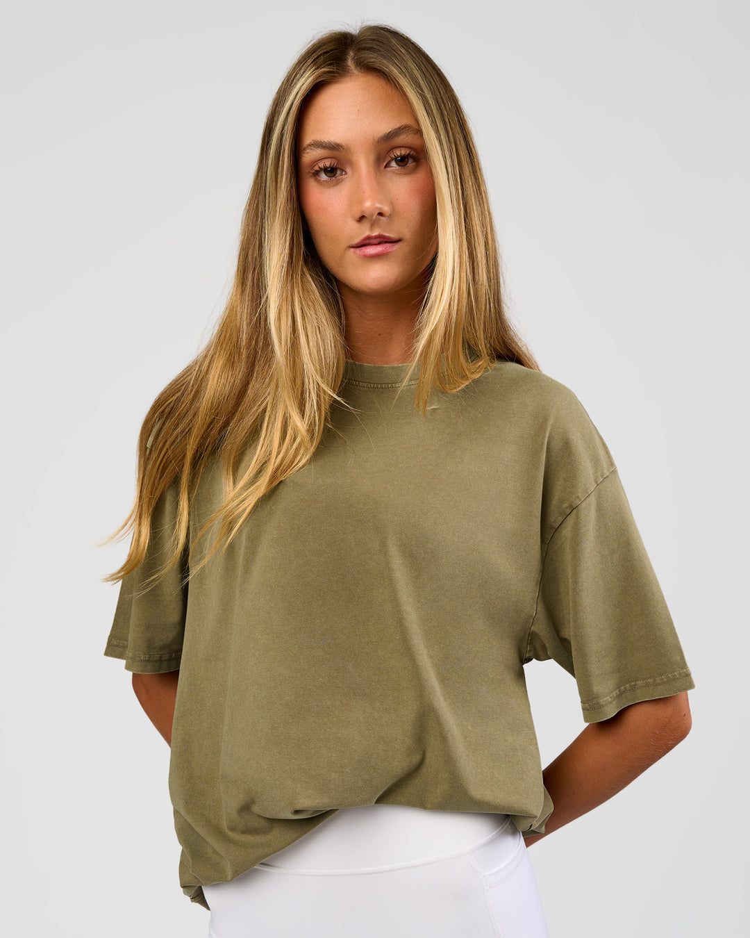Woman wearing Shadow Mode FLXCotton Oversized Tee - Walnut Grey Washed | Model:Georgia | Size:XS - view 8