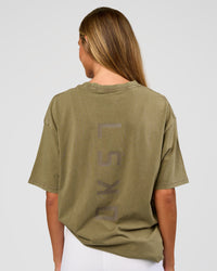 Woman wearing Shadow Mode FLXCotton Oversized Tee - Walnut Grey Washed | Model:Georgia | Size:XS | Thumbnail Index: 3