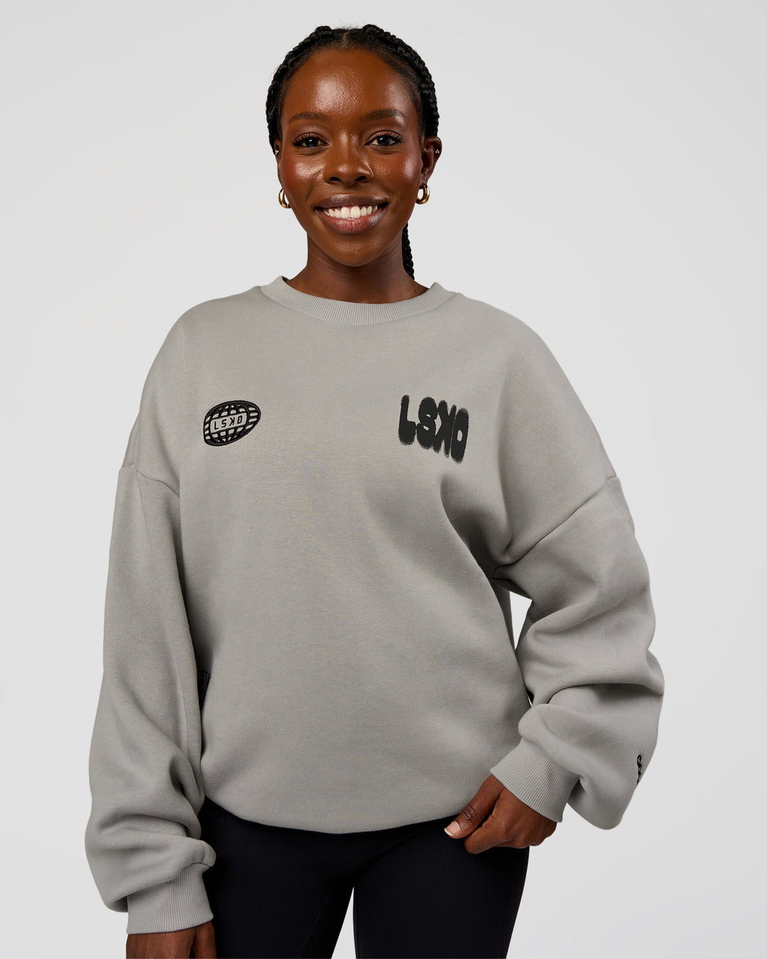Woman wearing Static Grit Boxy Crew - Alloy-Black | Model:Ellie | Size:XS - view 4