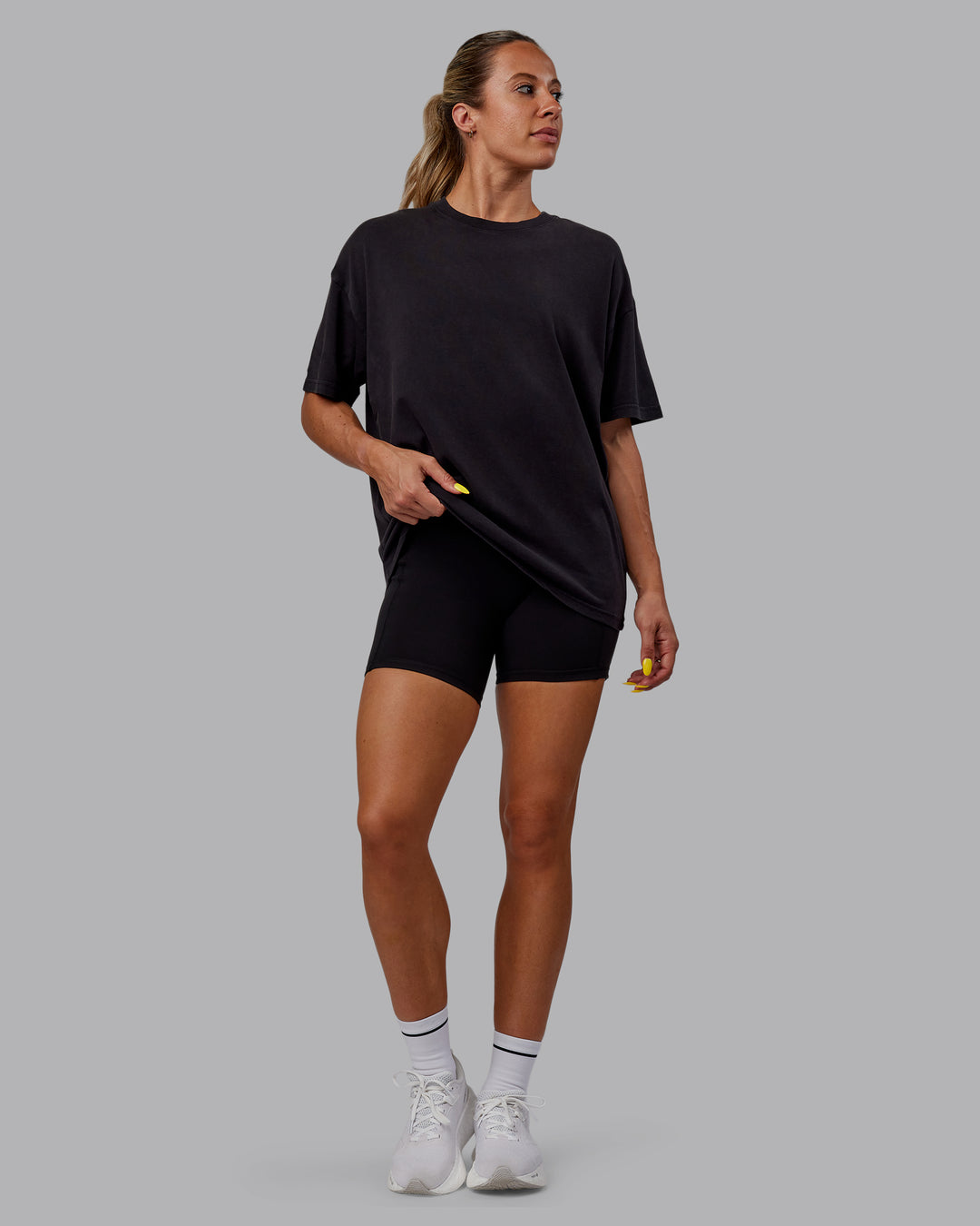 Woman wearing Unisex Washed Pressure Heavyweight Tee Oversize - Black-White - view 11