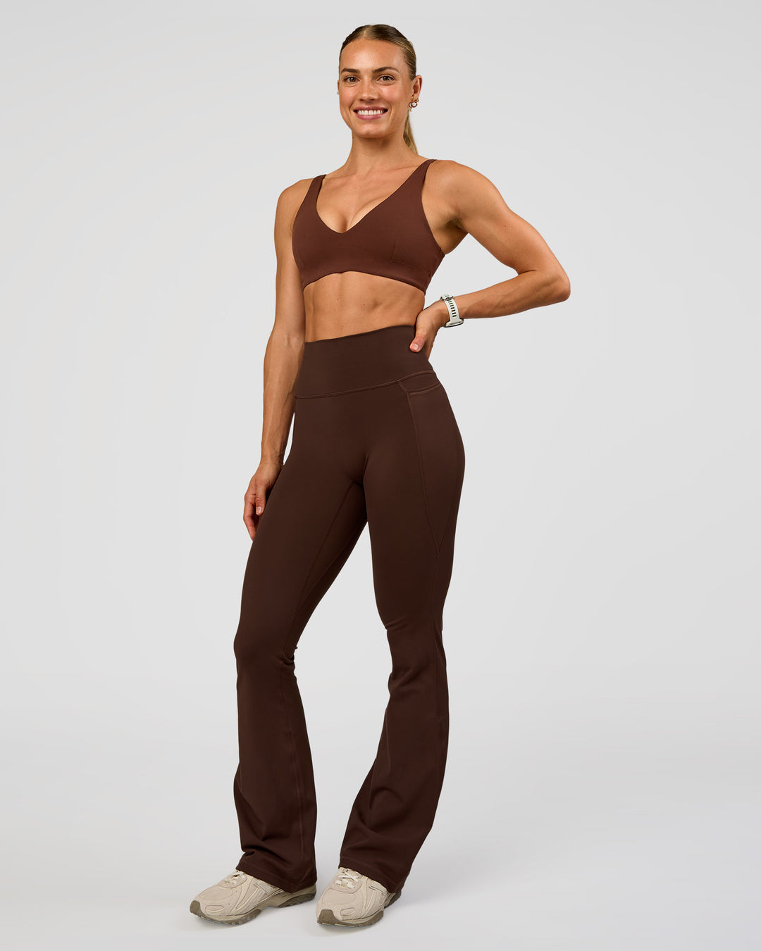 Woman wearing Vitality Sports Bra - Hot Chocolate | Model:Maja | Size:XS - view 4