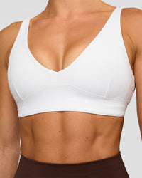 Woman wearing Vitality Sports Bra - White | Model:Maja | Size:XS | Thumbnail Index: 5