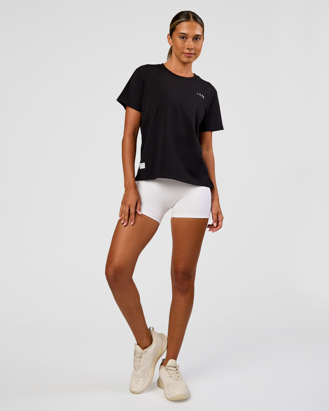 Woman wearing VS6 FLXCotton Regular Fit Tee - Black-White | Model:Charli | Size:XS - view 3