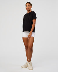 Woman wearing VS6 FLXCotton Regular Fit Tee - Black-White | Model:Charli | Size:XS | Thumbnail Index: 5
