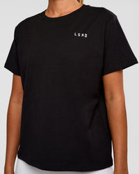 Woman wearing VS6 FLXCotton Regular Fit Tee - Black-White | Model:Charli | Size:XS | Thumbnail Index: 4