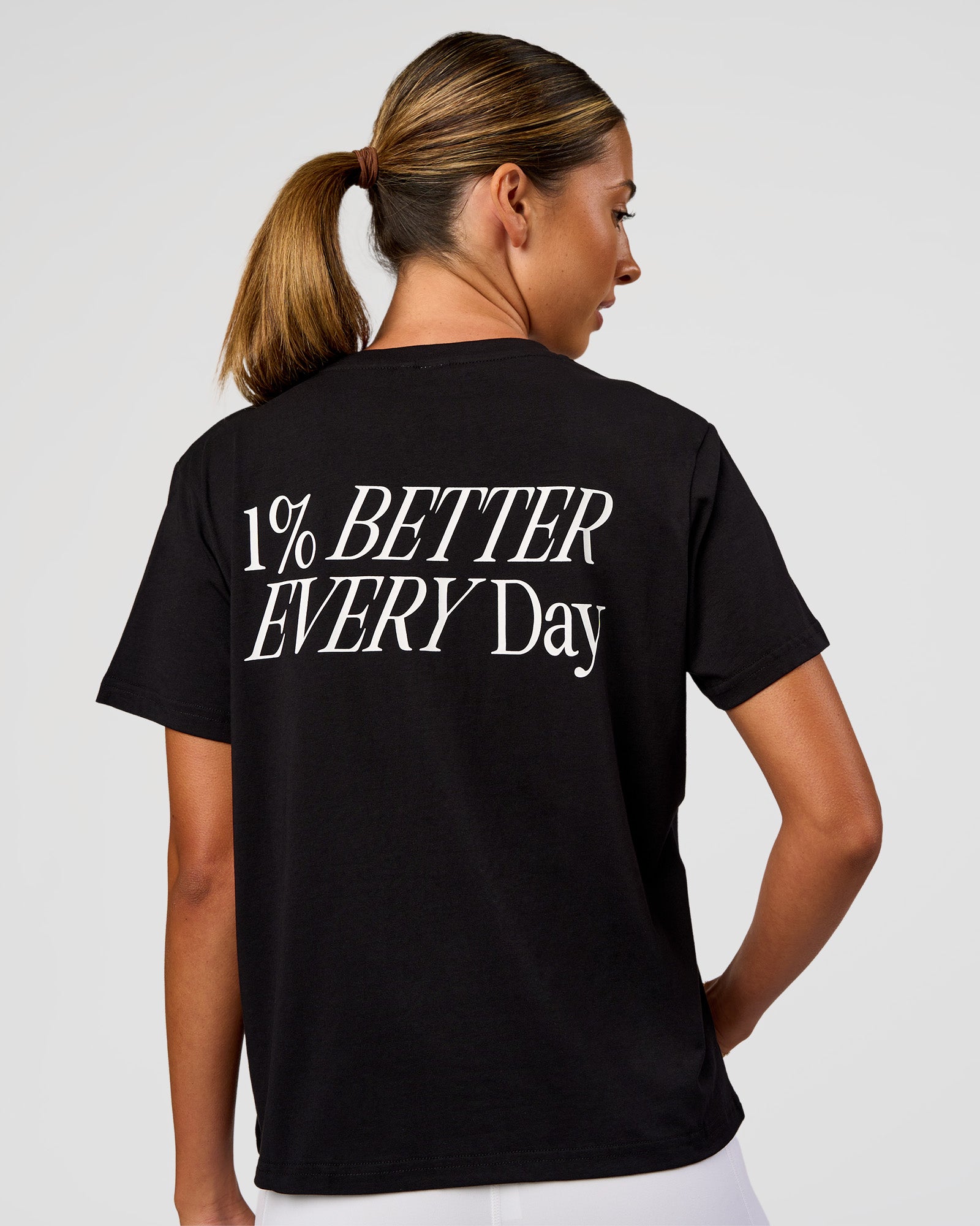 Woman wearing VS6 FLXCotton Regular Fit Tee - Black-White | Model:Charli | Size:XS