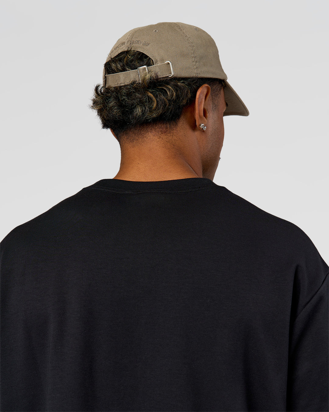 Man wearing Daily Cap - Taupe Ash | Model:Cap | Size:DAILY - view 5
