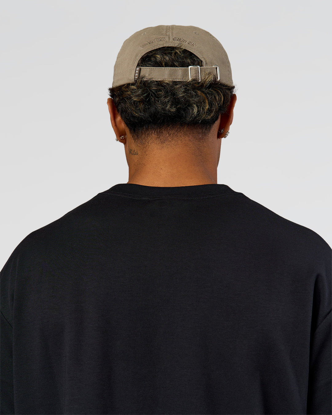 Man wearing Daily Cap - Taupe Ash | Model:Cap | Size:DAILY - view 7