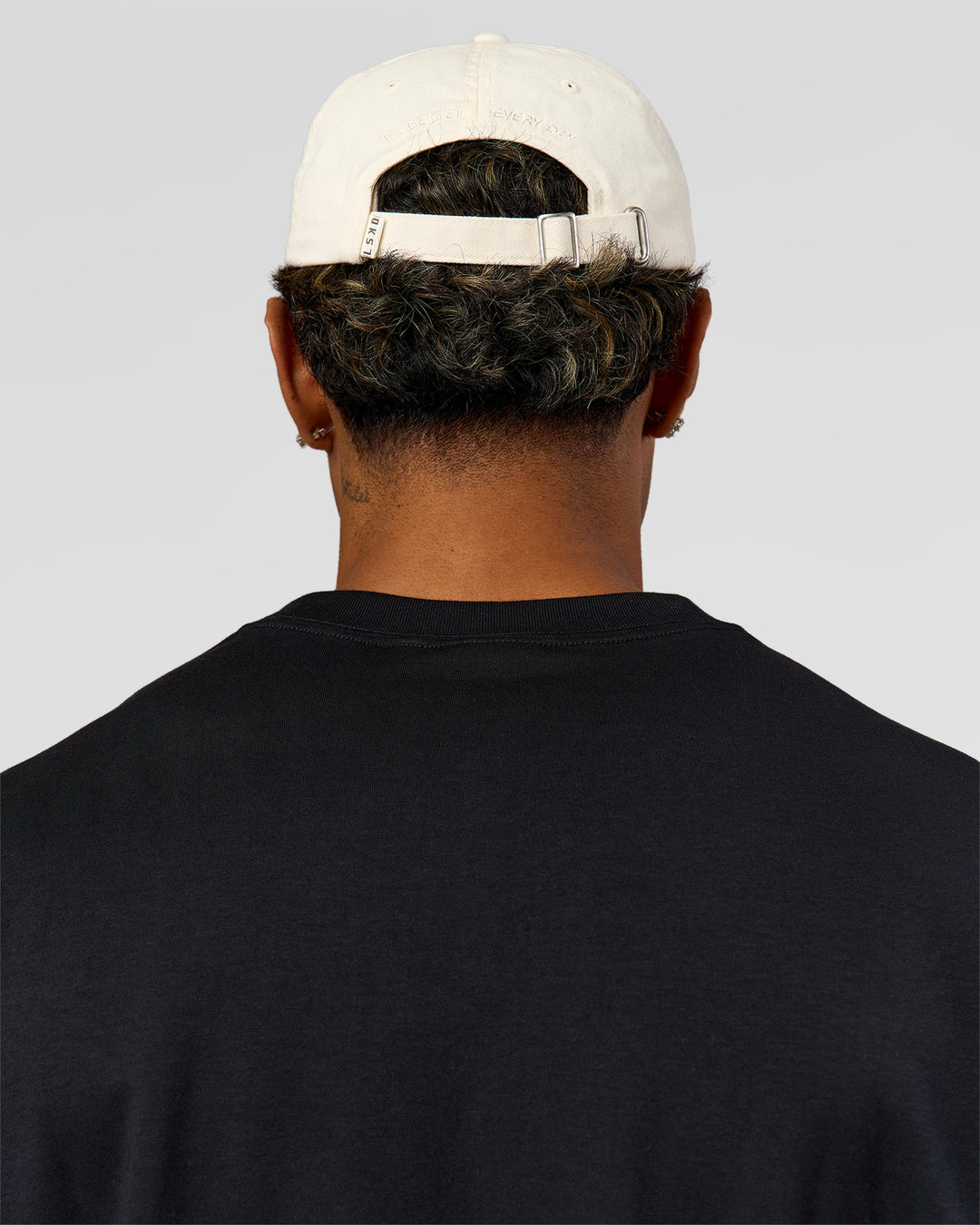 Man wearing Daily Cap - Vaporous Gray | Model:Cap | Size:DAILY - view 9