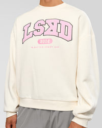 Man wearing Varsity Boxy Crew - Off White-Pink Rose | Model:Albert | Size:L | Thumbnail Index: 2