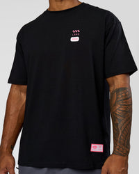 Man wearing Archive FLXCotton Oversized Tee - Black-Candy Pink | Model:Xav | Size:L | Thumbnail Index: 7