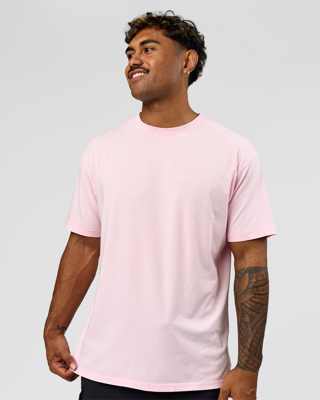 Man wearing Dare To Think FLXCotton Tee Oversize - Marshmallow Washed-White | Model:Xav | Size:L - view 15