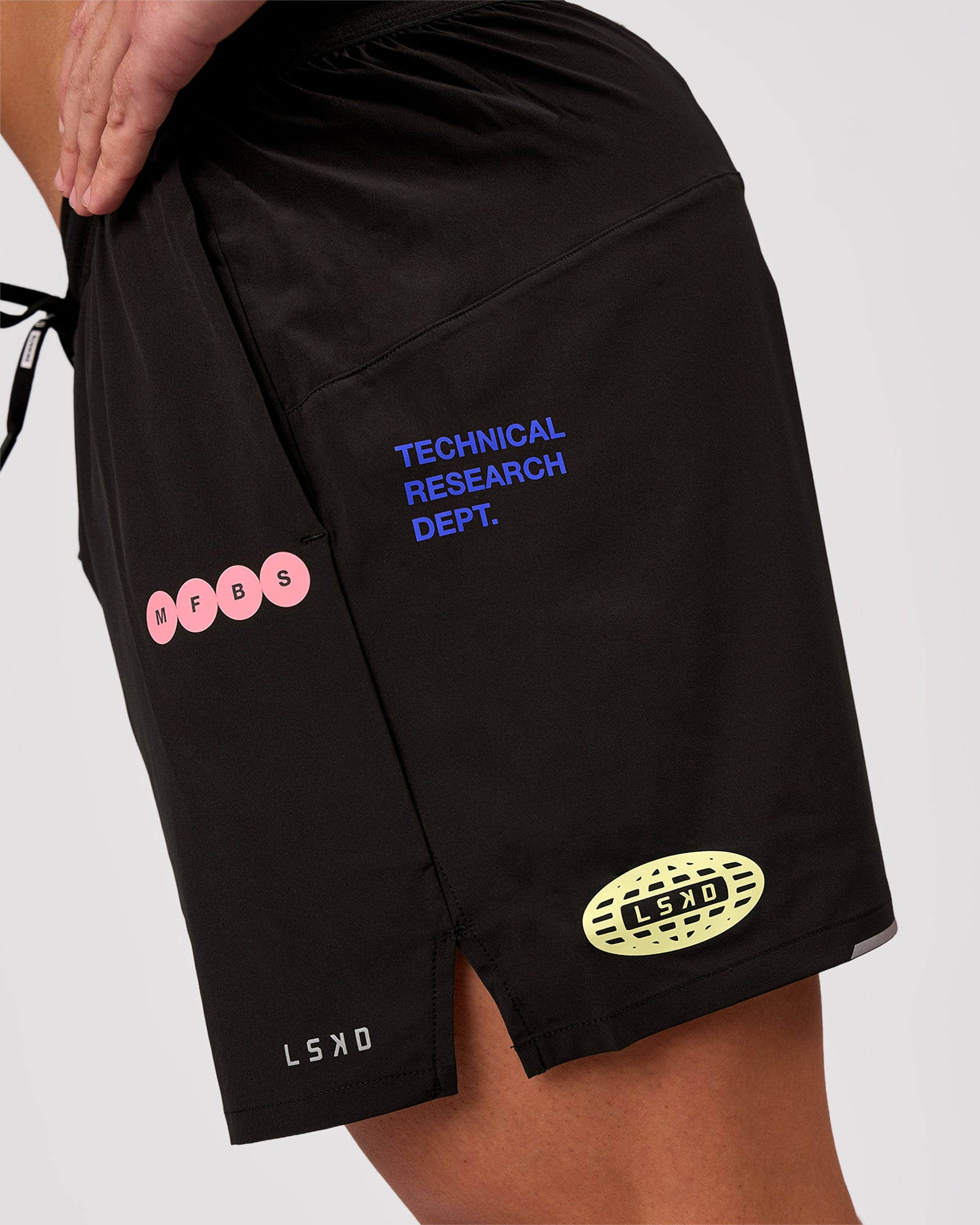 Man wearing Pace 5" Lined Running Short - Game Plan Black | Model:Xav | Size:L