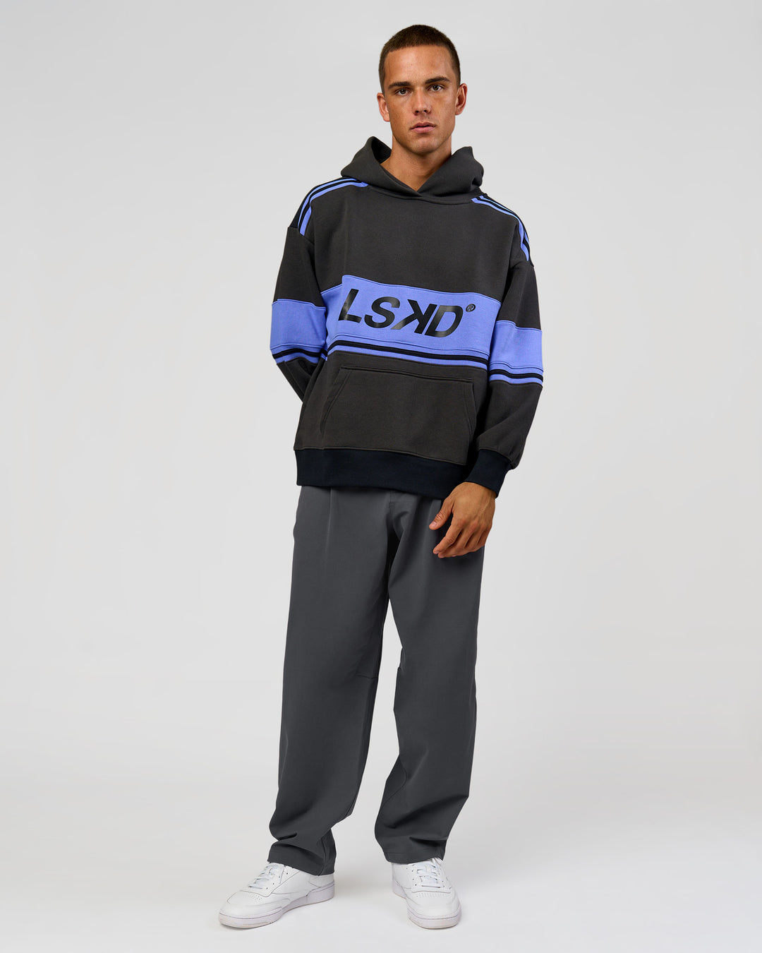 Man wearing A-Team Oversized Hoodie - Onyx-Bluebell | Model:Albert | Size:M - view 11