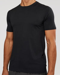 Man wearing AeroFLX+ Seamless Set In Tee - Black Marl | Model:Albert | Size:M | Thumbnail Index: 1