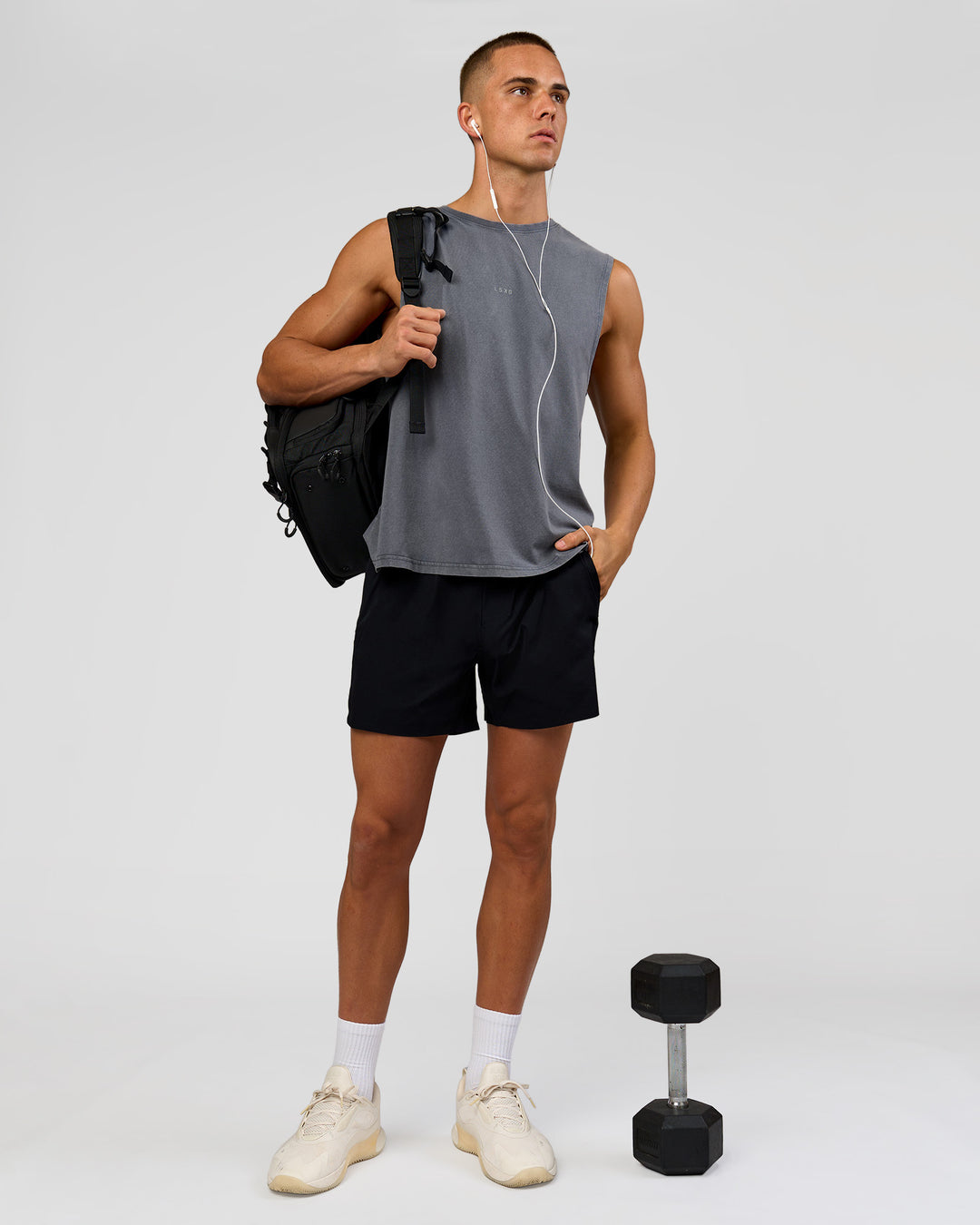 Man wearing Base FLXCotton Tank Regular Fit -8cm - Dark Storm Washed | Model:Albert | Size:M - view 7