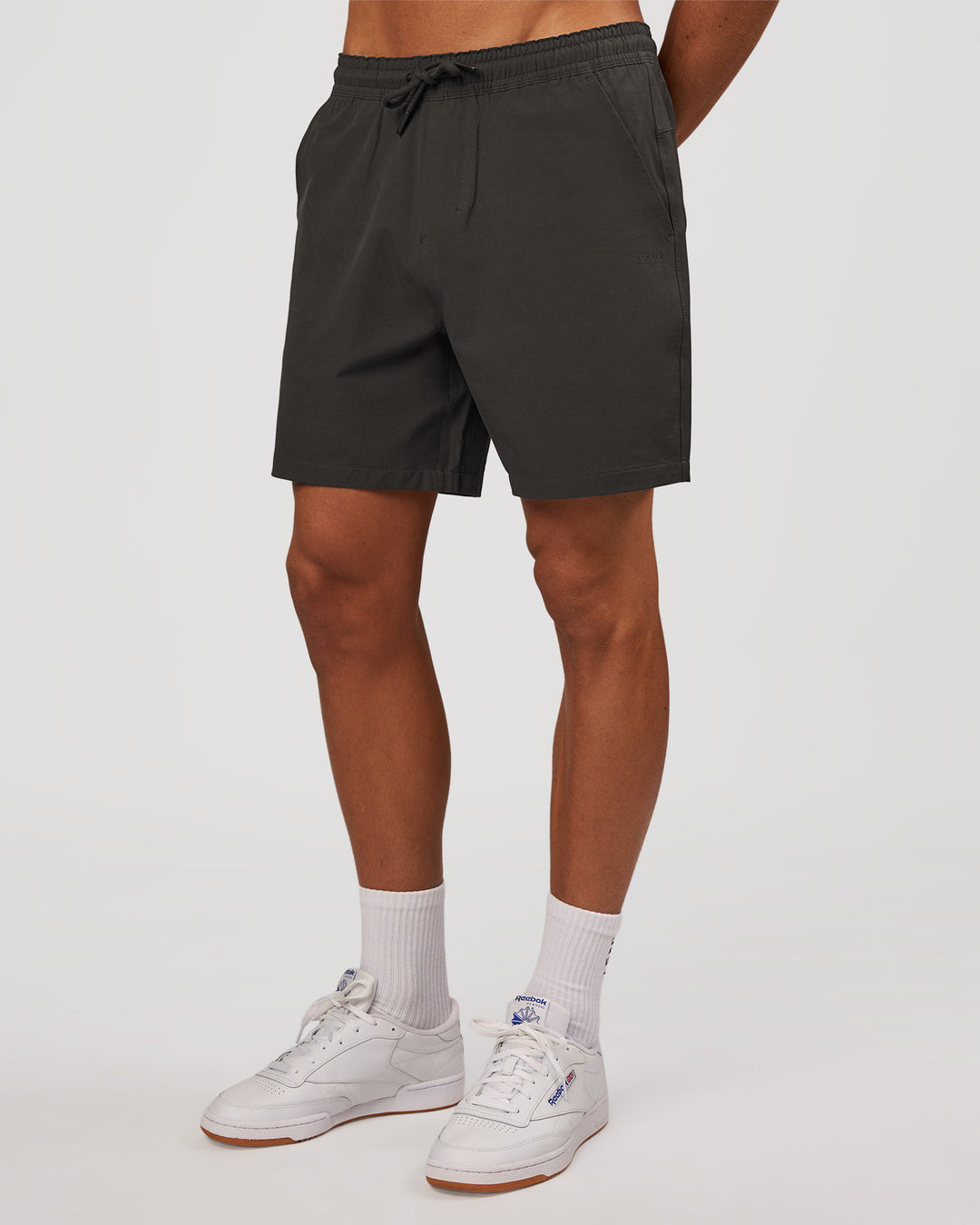 Man wearing Daily 7" Short 3.0 - Onyx | Model:Albert | Size:M - view 5