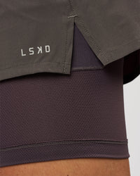 Man wearing Pace 5" Lined Running Short - Dark Storm | Model:Albert | Size:M | Thumbnail Index: 4