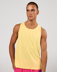 Man wearing Pace Running Tank 3.0  - Lemon | Model:Albert | Size:M | Thumbnail Index: 2