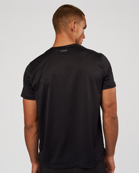 Man wearing Pace Running Tee 3.0  - Black | Model:Albert | Size:M | Thumbnail Index: 2