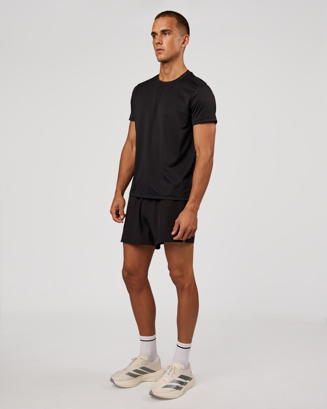 Man wearing Pace Running Tee 3.0  - Black | Model:Albert | Size:M - view 5