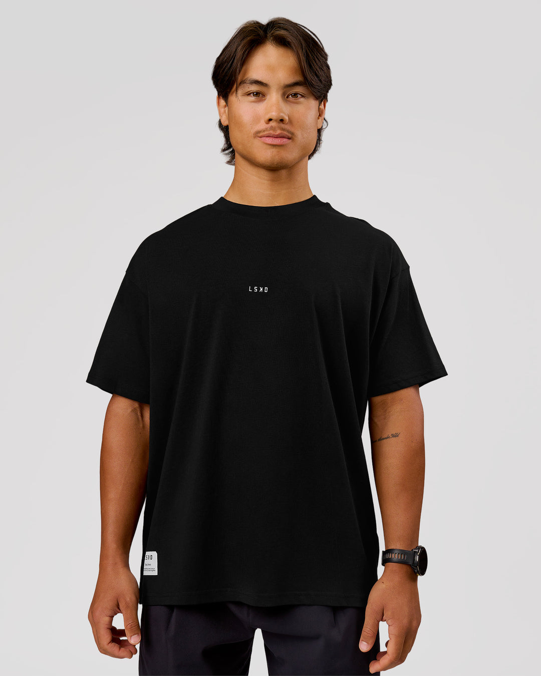 Man wearing VS26 1% Better FLXCotton Oversize Tee - Black-White | Model:George | Size:M - view 8