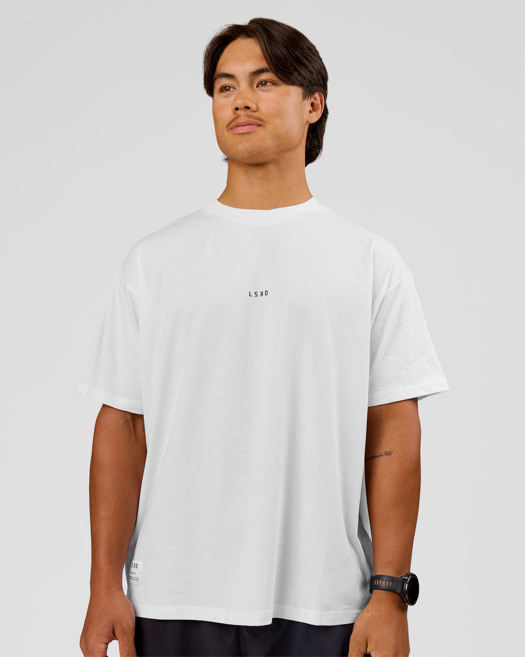Man wearing VS26 MFBS FLXCotton Oversize Tee - White-Black | Model:George | Size:M - view 8